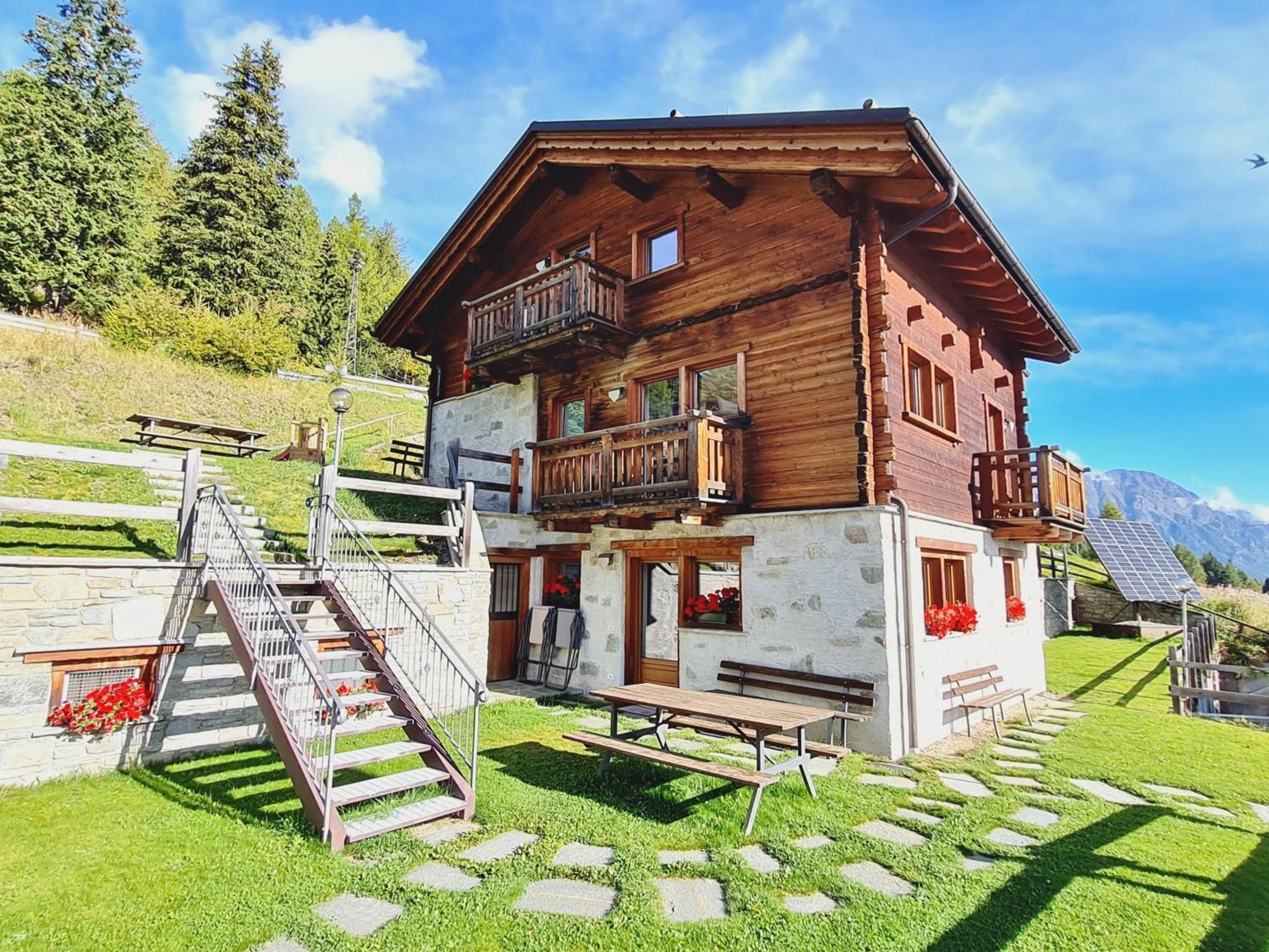 Chalet Selva Apartment Isolaccia Exterior photo